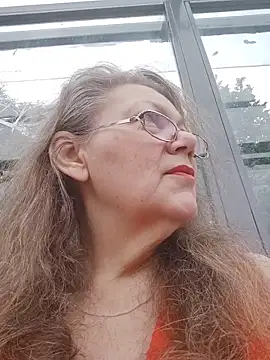 Snapshot of Snezhana chatting on June 2026 01:53:02 PM Snezhana online show from June 2026 01:53:02 PM