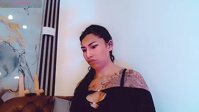 Snapshot of khiara_moretti chatting on October 2025 11:10:01 AM khiara moretti online show from October 2025 11:10:01 AM