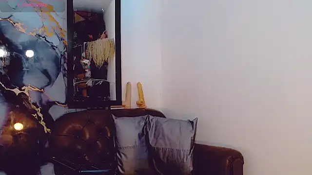 Snapshot of khiara_moretti chatting on November 2025 11:11:01 AM khiara moretti online show from November 2025 11:11:01 AM