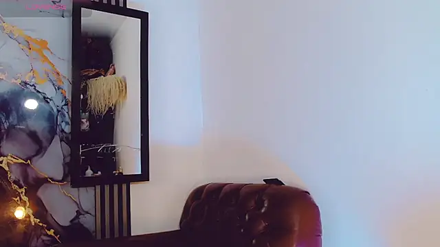 Snapshot of khiara_moretti chatting on November 2025 11:20:02 AM khiara moretti online show from November 2025 11:20:02 AM