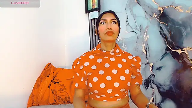 Snapshot of khiara_moretti chatting on November 2025 11:21:01 AM khiara moretti online show from November 2025 11:21:01 AM