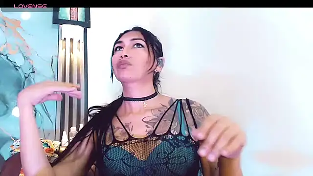 Snapshot of khiara_moretti chatting on December 2025 11:19:01 AM khiara moretti online show from December 2025 11:19:01 AM