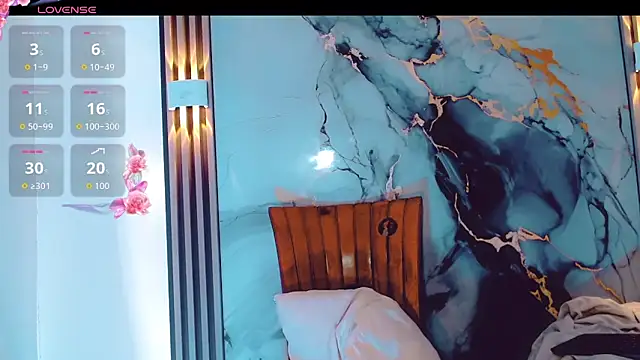 Snapshot of khiara_moretti chatting on December 2025 11:39:02 AM khiara moretti online show from December 2025 11:39:02 AM