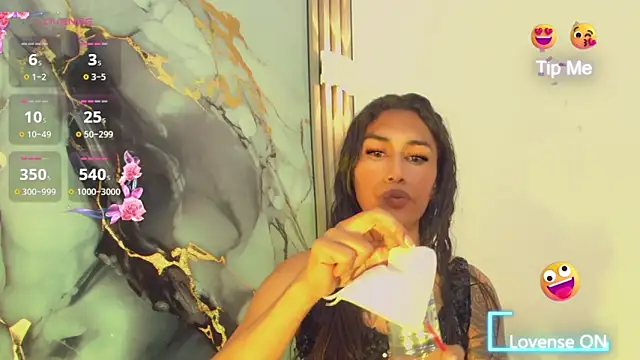 Snapshot of khiara_moretti chatting on February 2026 11:50:01 AM khiara moretti online show from February 2026 11:50:01 AM