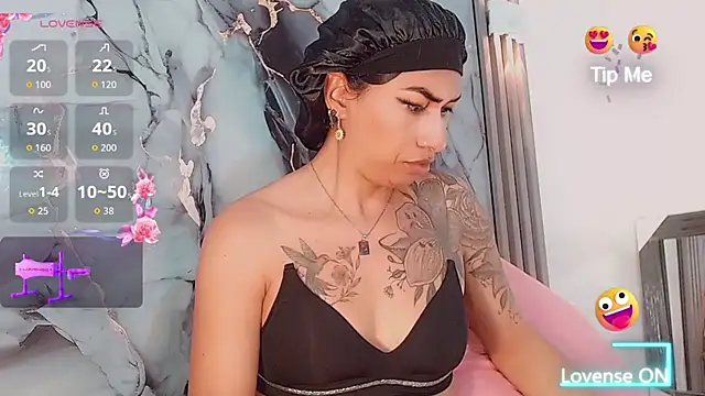 Snapshot of khiara_moretti chatting on February 2026 11:51:01 AM khiara moretti online show from February 2026 11:51:01 AM