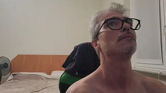 KennyForU77 online show from June 2026 09:17:02 PM