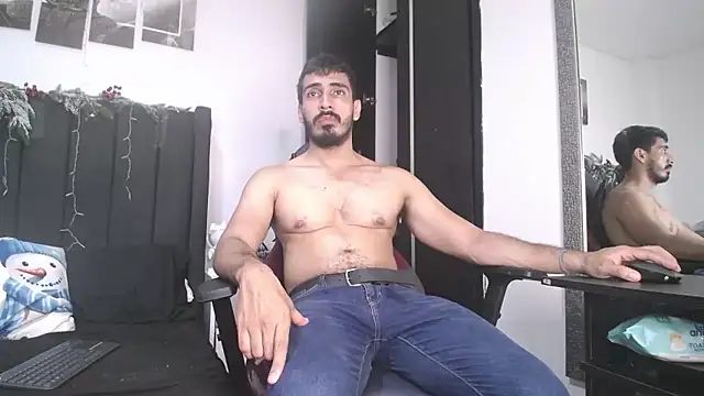 Snapshot of muscle_ares chatting on December 2024 03:17:01 PM muscle ares online show from December 2024 03:17:01 PM