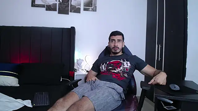 Snapshot of muscle_ares chatting on February 2025 03:05:01 PM muscle ares online show from February 2025 03:05:01 PM