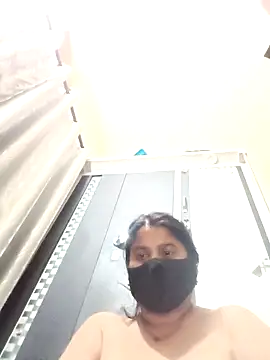 Snapshot of Shoni__ chatting on December 2025 05:09:01 PM Shoni online show from December 2025 05:09:01 PM