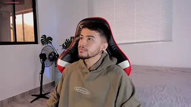 ftmphilip  online show from October 2025 12:13:02 PM