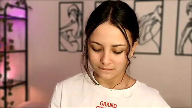 Megan Rodrigo online show from October 2025 07:22:01 PM