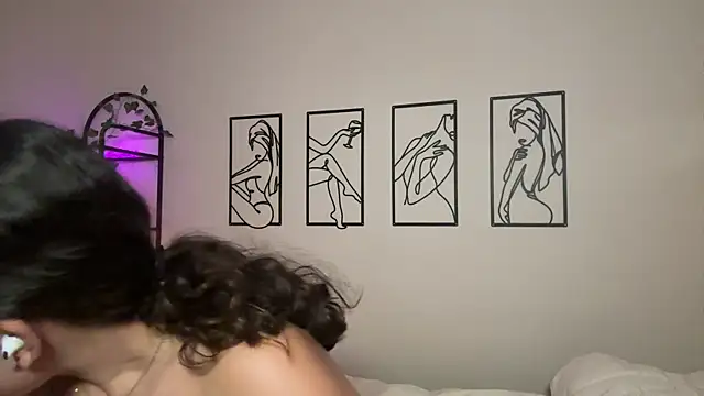 Megan Rodrigo online show from November 2025 07:02:02 PM