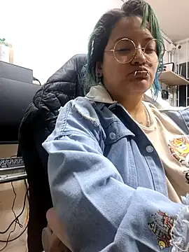 Snapshot of lucky-leah chatting on June 2026 03:53:02 AM lucky-leah online show from June 2026 03:53:02 AM