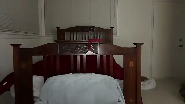 Snapshot of YUMIandbigWOLF chatting on February 2026 06:22:01 AM YUMIandbigWOLF online show from February 2026 06:22:01 AM