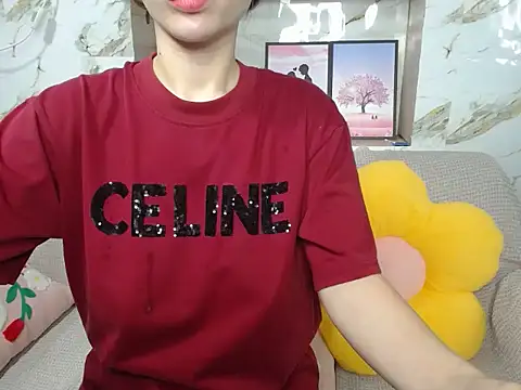 Snapshot of Love_bug15 chatting on October 2025 02:09:01 AM Love bug15 online show from October 2025 02:09:01 AM