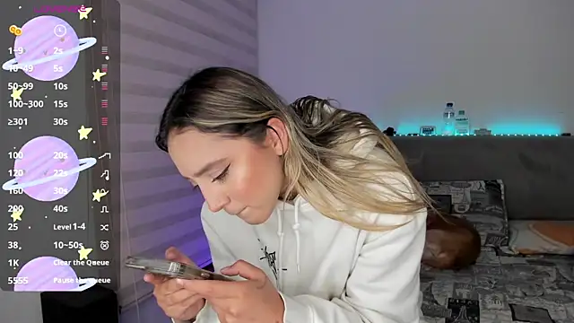 April se online show from January 2025 01:58:02 AM