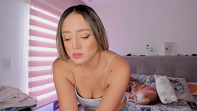 April se online show from February 2025 07:52:02 PM