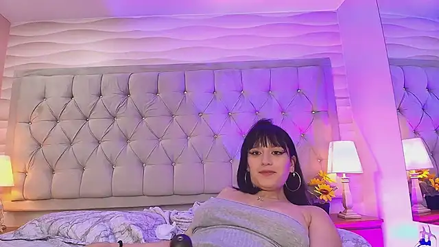 Snapshot of AlissonLopez_ chatting on February 2025 10:17:02 AM AlissonLopez  online show from February 2025 10:17:02 AM