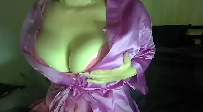 Snapshot of XxxAprilxxX chatting on January 2025 12:52:01 PM XxxAprilxxX online show from January 2025 12:52:01 PM