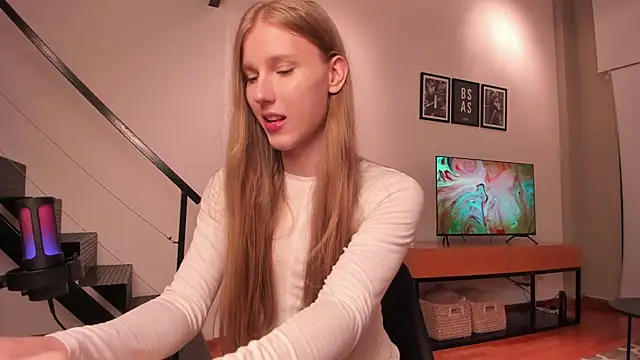 Mira Lite online show from April 2026 02:42:01 AM