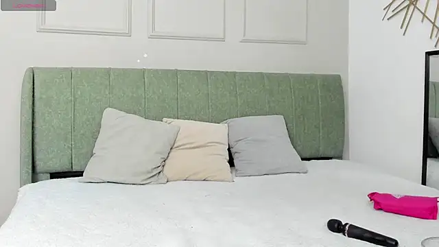 Sussanewolf online show from November 2025 12:27:02 PM