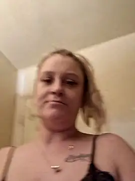 jgodbout2011 online show from April 2026 05:29:02 AM