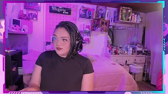 MegariaB online show from November 2025 04:35:01 AM