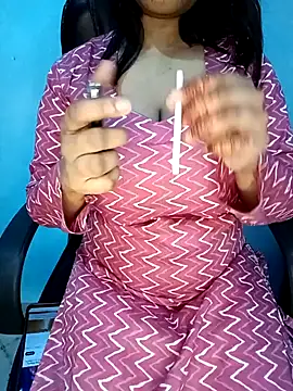 Snapshot of Dayna-36 chatting on December 2024 04:43:02 PM Dayna-36 online show from December 2024 04:43:02 PM