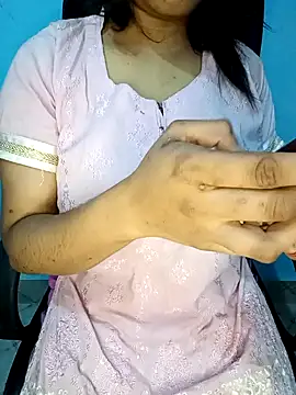 Snapshot of Dayna-36 chatting on December 2024 04:32:01 PM Dayna-36 online show from December 2024 04:32:01 PM