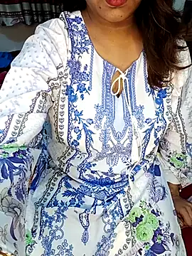 Snapshot of Dayna-36 chatting on October 2025 03:53:01 PM Dayna-36 online show from October 2025 03:53:01 PM