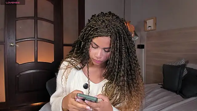 nayah   online show from March 2026 08:59:02 PM