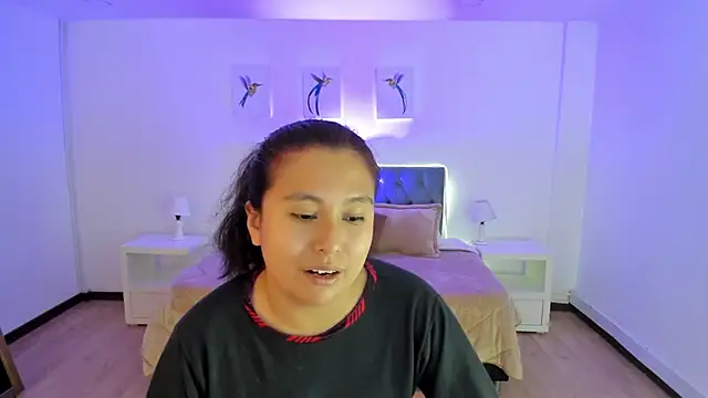 Snapshot of _Natalie18 chatting on November 2025 04:11:02 AM Natalie18 online show from November 2025 04:11:02 AM