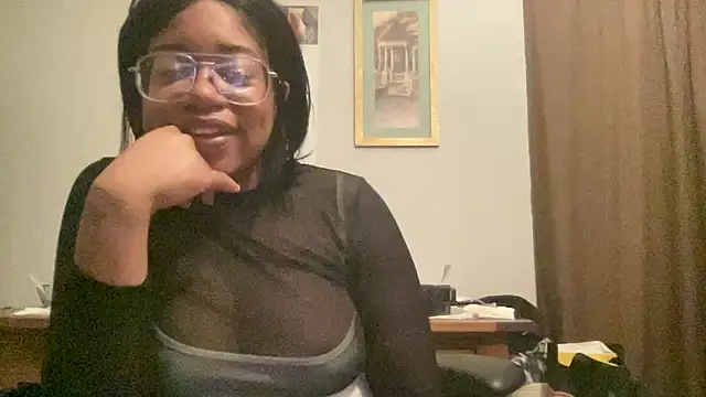 Snapshot of MommyConfident chatting on June 2026 06:55:01 AM MommyConfident online show from June 2026 06:55:01 AM