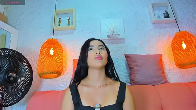 Snapshot of emiily_s chatting on September 2025 12:10:01 PM emiily s online show from September 2025 12:10:01 PM