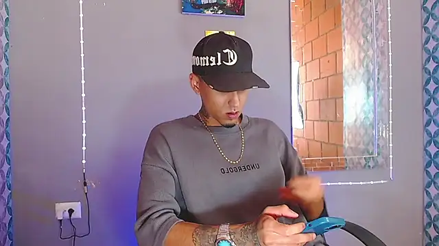 Snapshot of Liam_lee chatting on June 2026 09:01:02 PM Liam lee online show from June 2026 09:01:02 PM