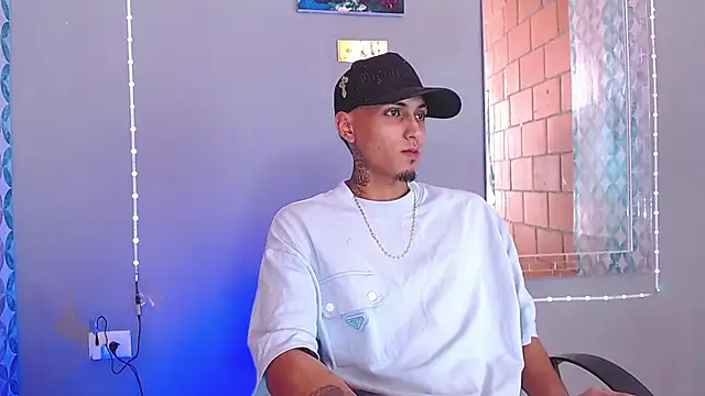 Snapshot of Liam_lee chatting on June 2026 08:13:02 PM Liam lee online show from June 2026 08:13:02 PM