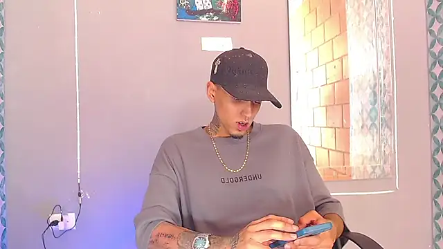 Snapshot of Liam_lee chatting on July 2026 09:10:01 PM Liam lee online show from July 2026 09:10:01 PM