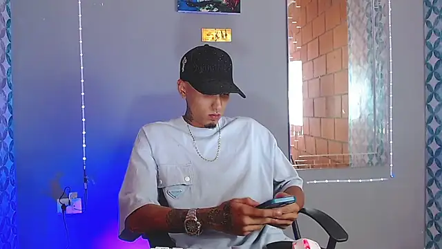 Snapshot of Liam_lee chatting on July 2026 09:16:01 PM Liam lee online show from July 2026 09:16:01 PM