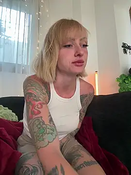haileyhope  online show from May 2026 04:28:01 PM