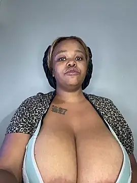 Snapshot of Mandy-101 chatting on November 2025 04:31:02 PM Mandy-101 online show from November 2025 04:31:02 PM