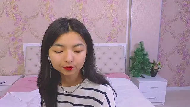 Shy Kira online show from December 2024 01:00:02 PM