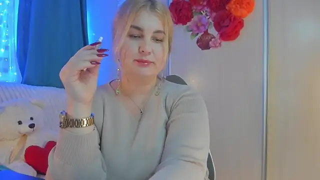 CoraSwon online show from January 2025 02:39:01 PM