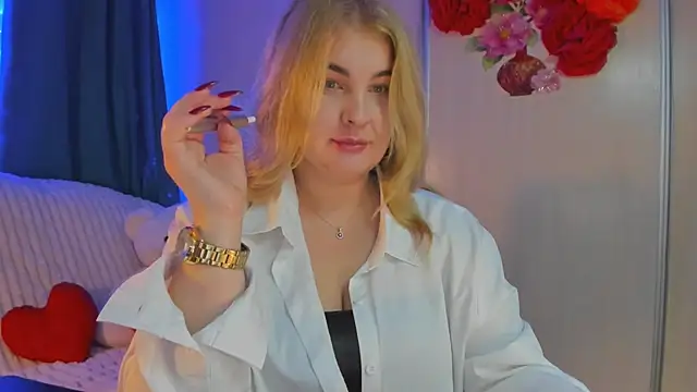 CoraSwon online show from January 2025 08:10:02 PM