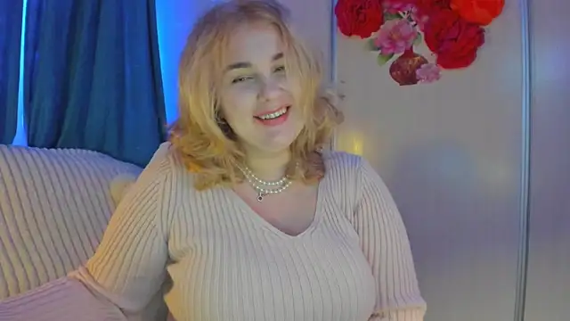 CoraSwon online show from February 2025 05:03:02 PM