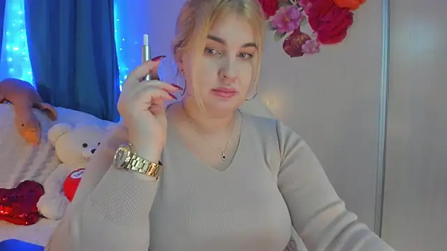 CoraSwon online show from February 2025 03:53:02 PM