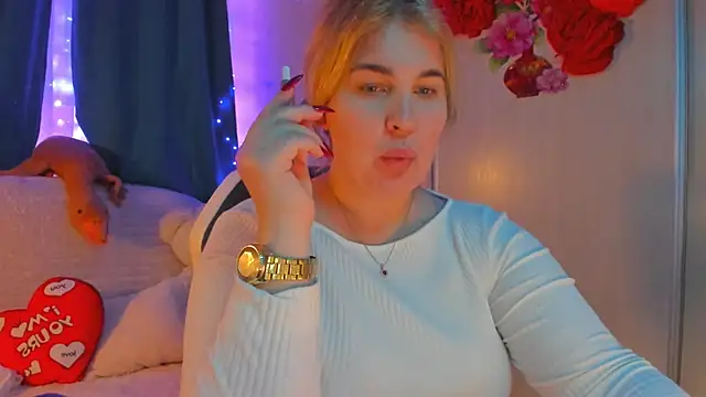 CoraSwon online show from February 2025 01:14:02 PM