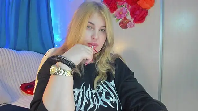 CoraSwon online show from February 2025 07:35:01 PM