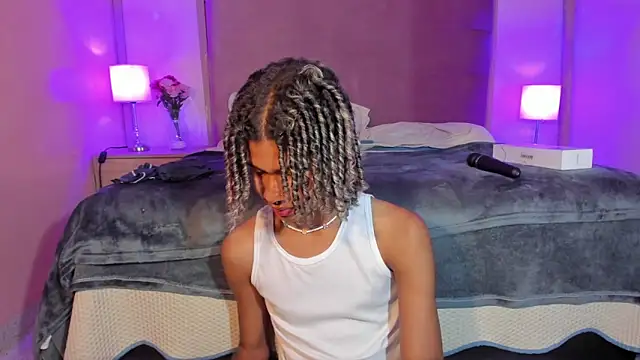 Snapshot of Maxim-Walker chatting on February 2025 06:03:01 AM Maxim-Walker online show from February 2025 06:03:01 AM