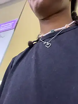 Snapshot of Maxim-Walker chatting on November 2025 02:26:01 AM Maxim-Walker online show from November 2025 02:26:01 AM