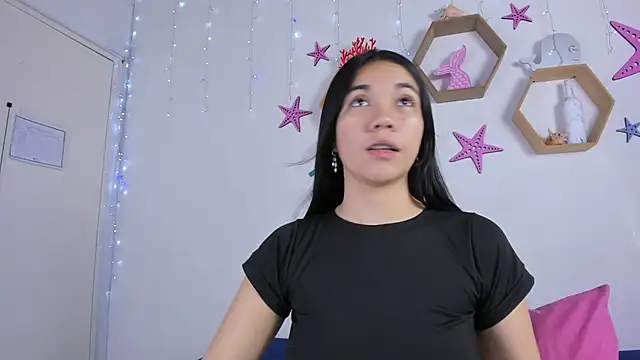 Snapshot of Emiily_Parkerr chatting on February 2025 02:40:01 AM Emiily Parkerr online show from February 2025 02:40:01 AM